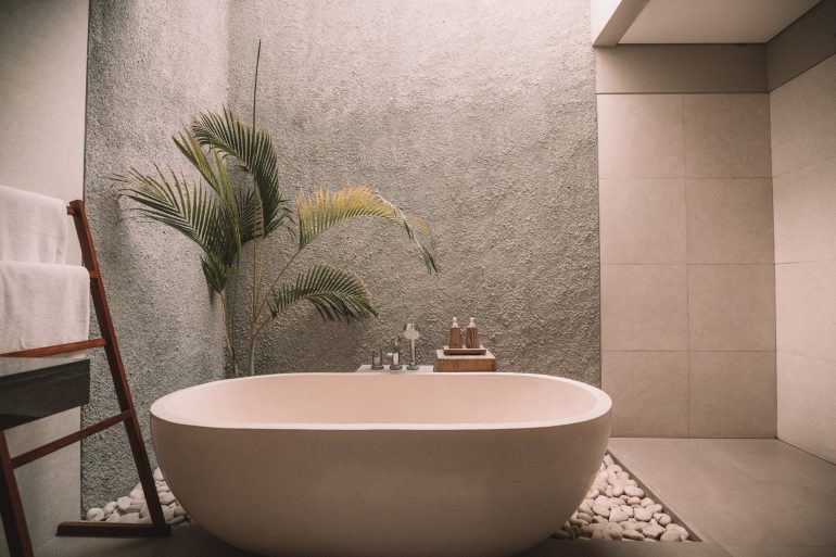 Idei de amenajări a unei băi cu cadă. Cum să te simți ca la SPA în propria casă