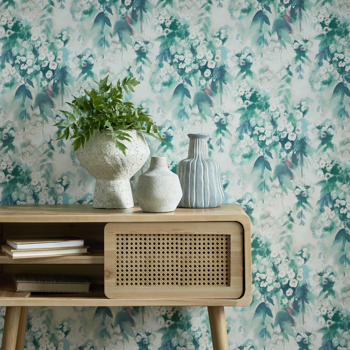 Tapet Cascade, Clover Green Luxury Floral, 1838 Wallcoverings, 5.3mp / rola, Tapet living 