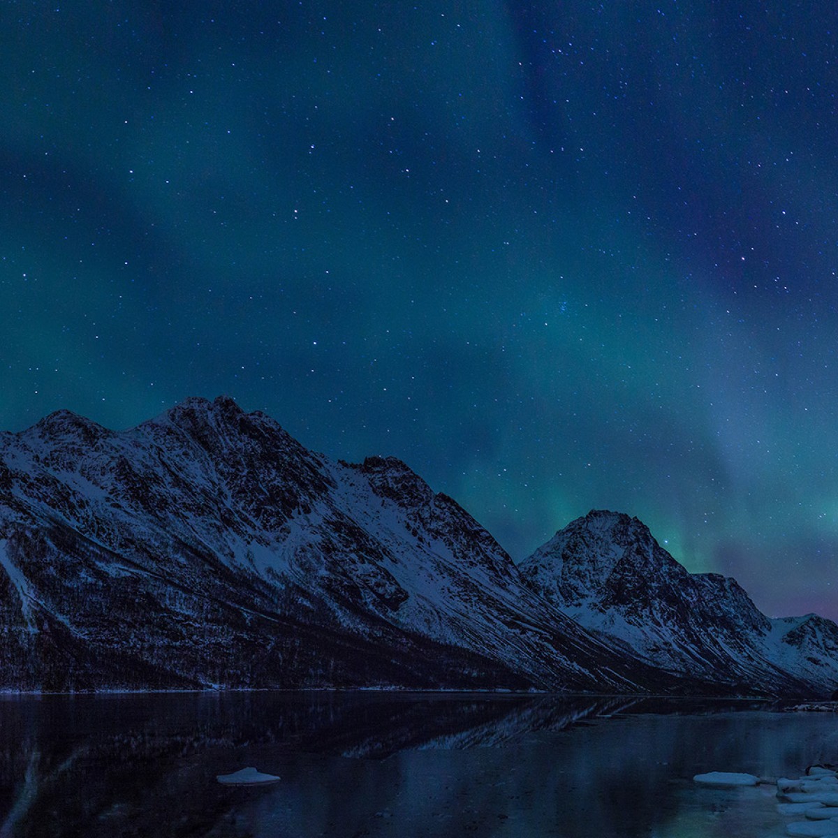 Fototapet Northern Lights, personalizat, Rebel Walls