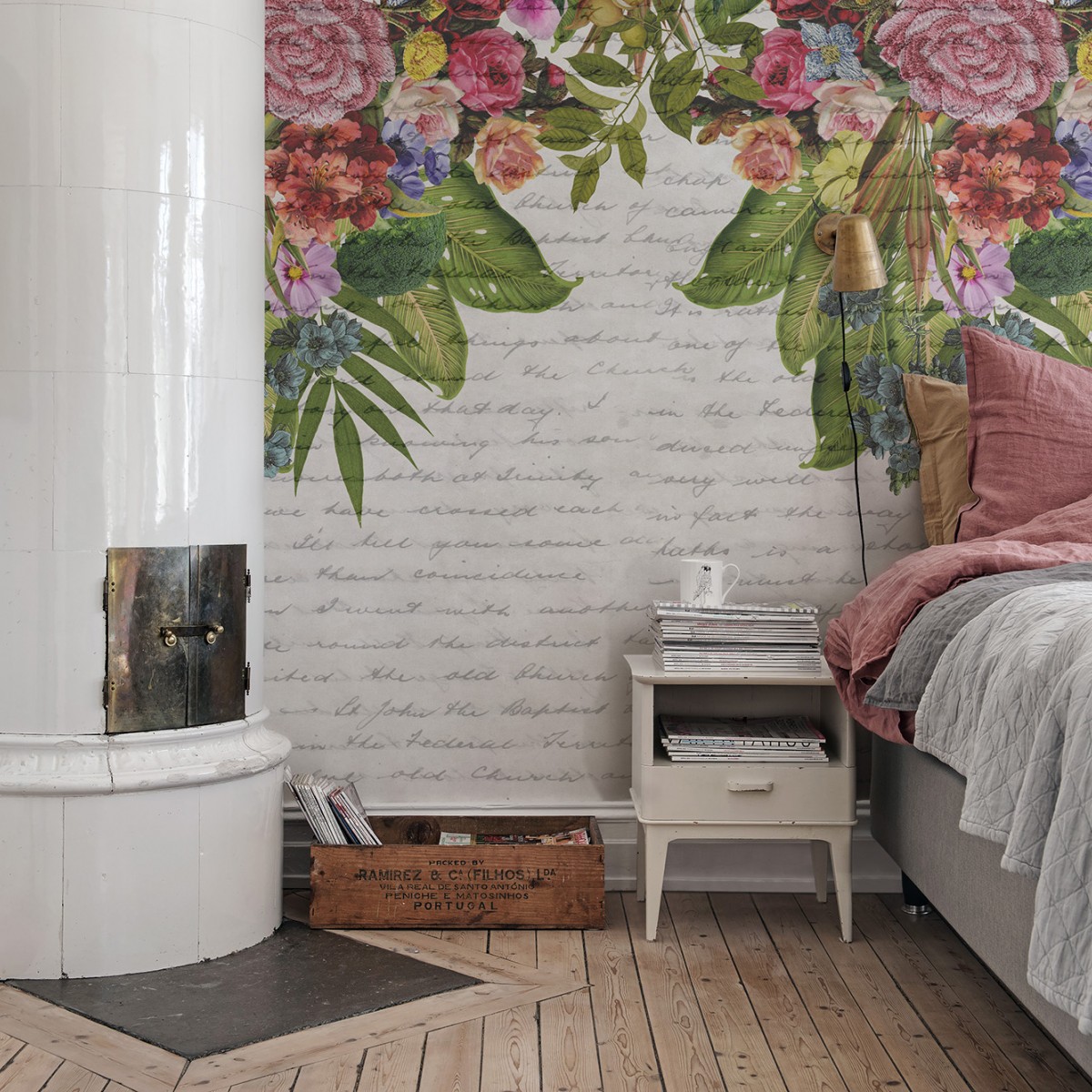 Foto tapet Flower Burst, personalizat, Rebel Walls, Fototapet dormitor, Fototapet 