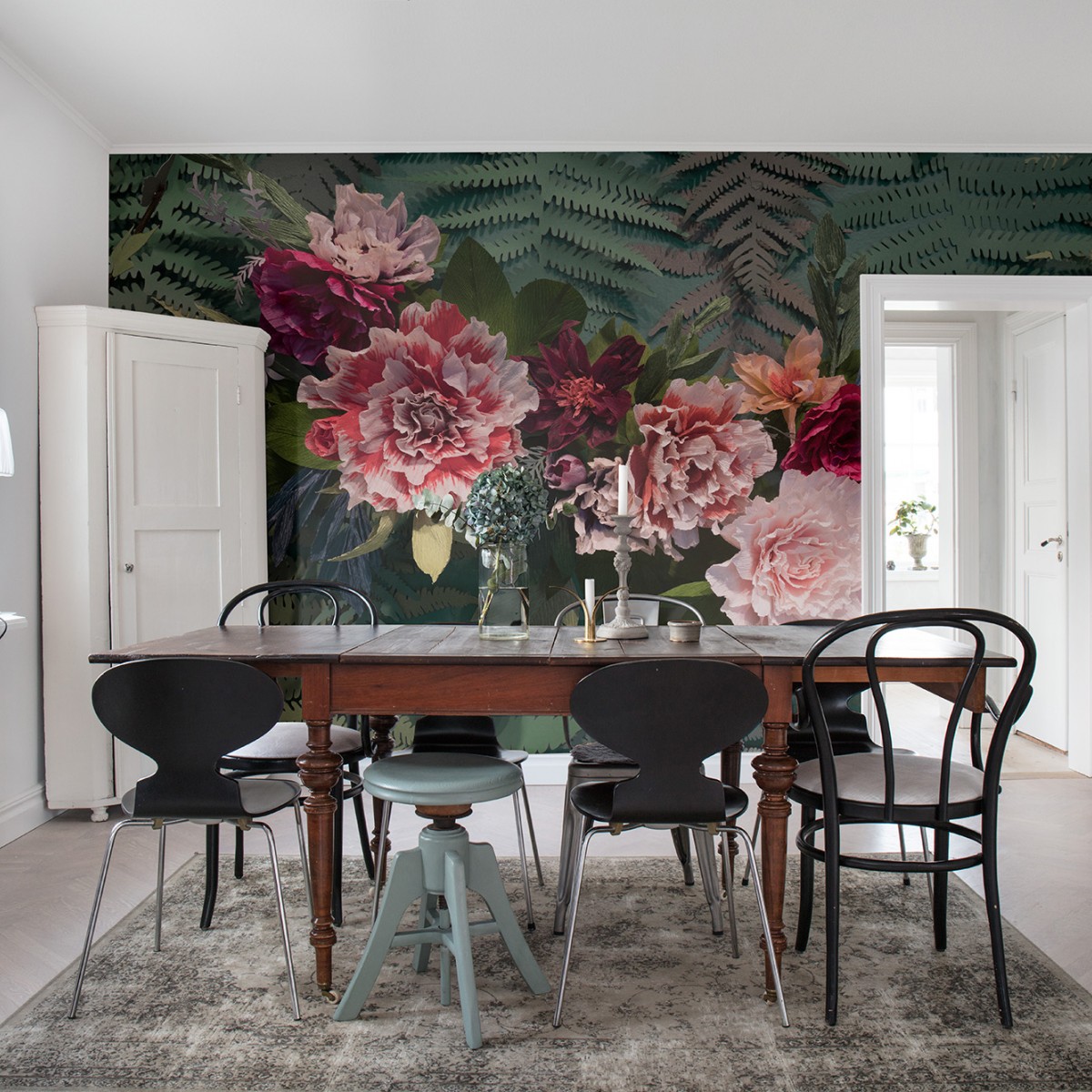 Foto tapet Unfading Flowers, Colossal, personalizat, Rebel Walls