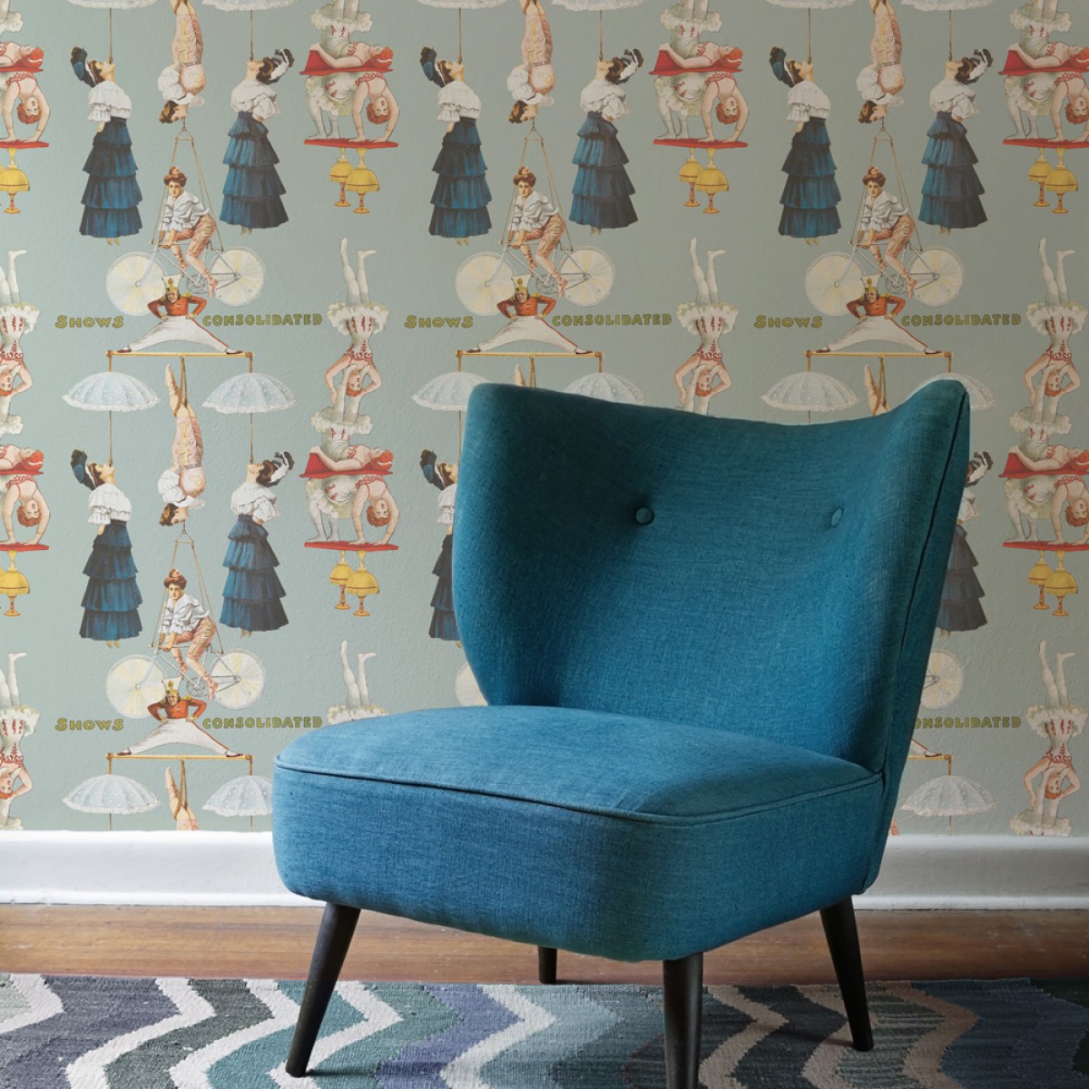 Tapet designer Circus The Great Show blue, MINDTHEGAP, Tapet Exclusivist