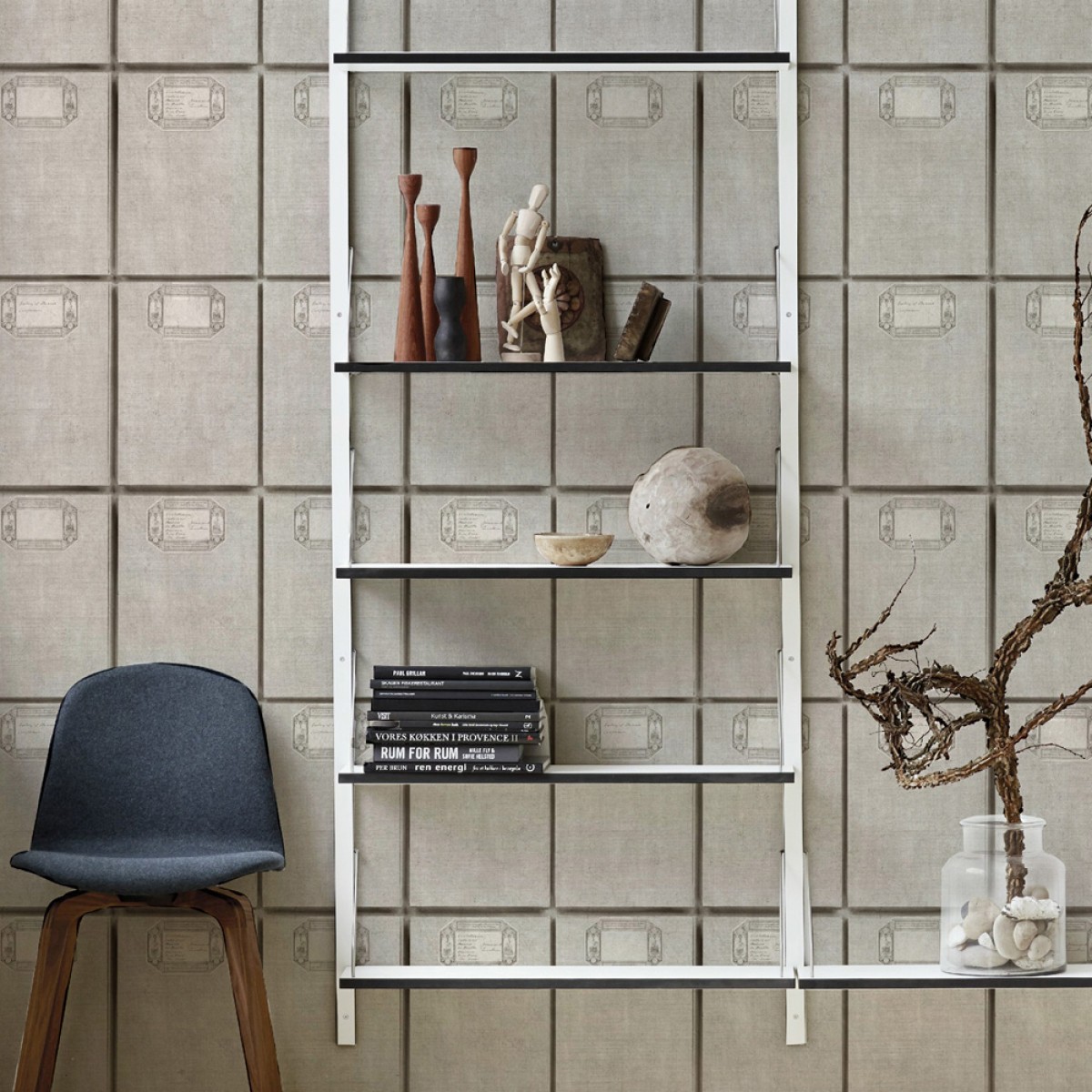 Tapet designer Readers Corner Fabric Covers Taupe, MINDTHEGAP