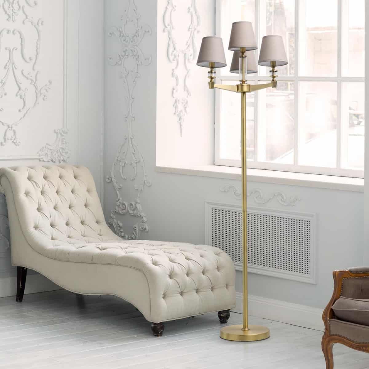 lampadar clasic