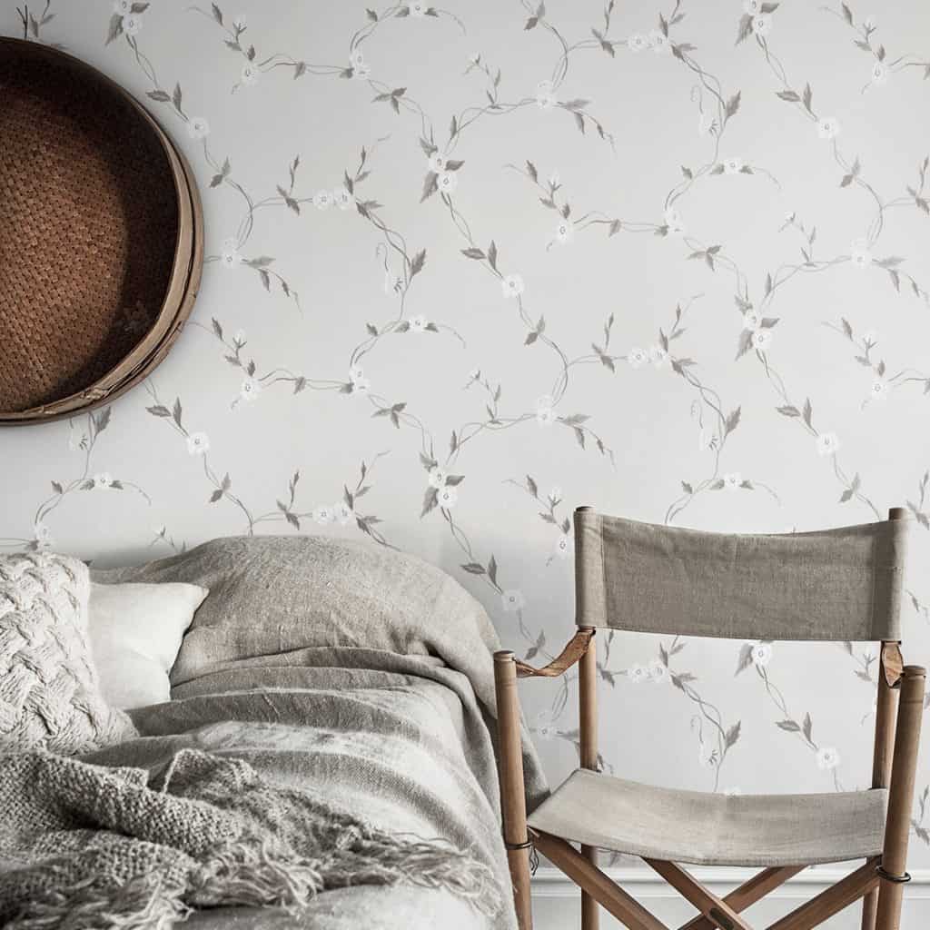 tapet cu model floral pe fundal alb la moda in 2020