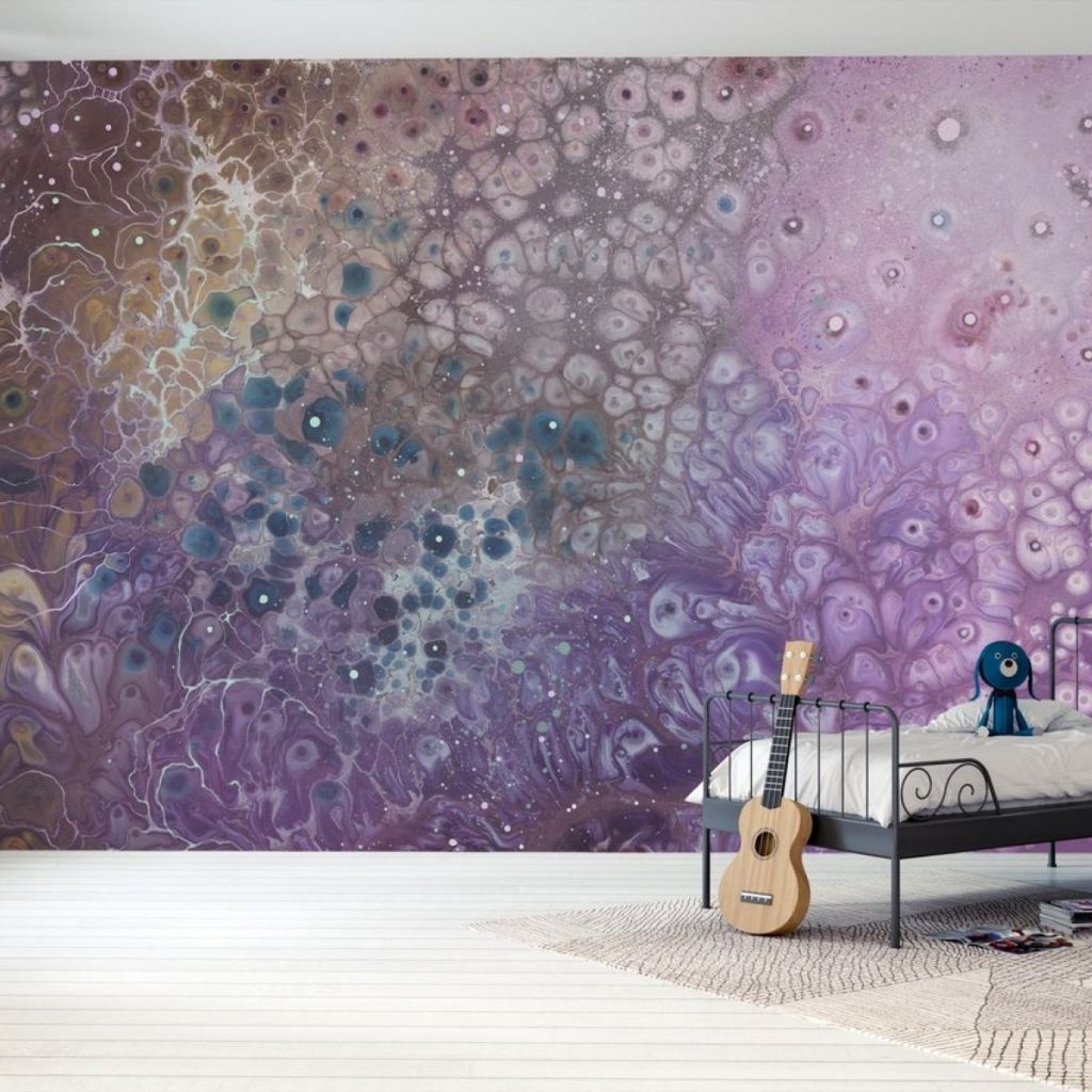 Fototapet Aura Cosmogony, Photowall, intr-un dormitor cu pat cu cadru metalic pe care se afla un catel de jucarie, chitara, parchet alb pe care se afla un covor deschis la culoare