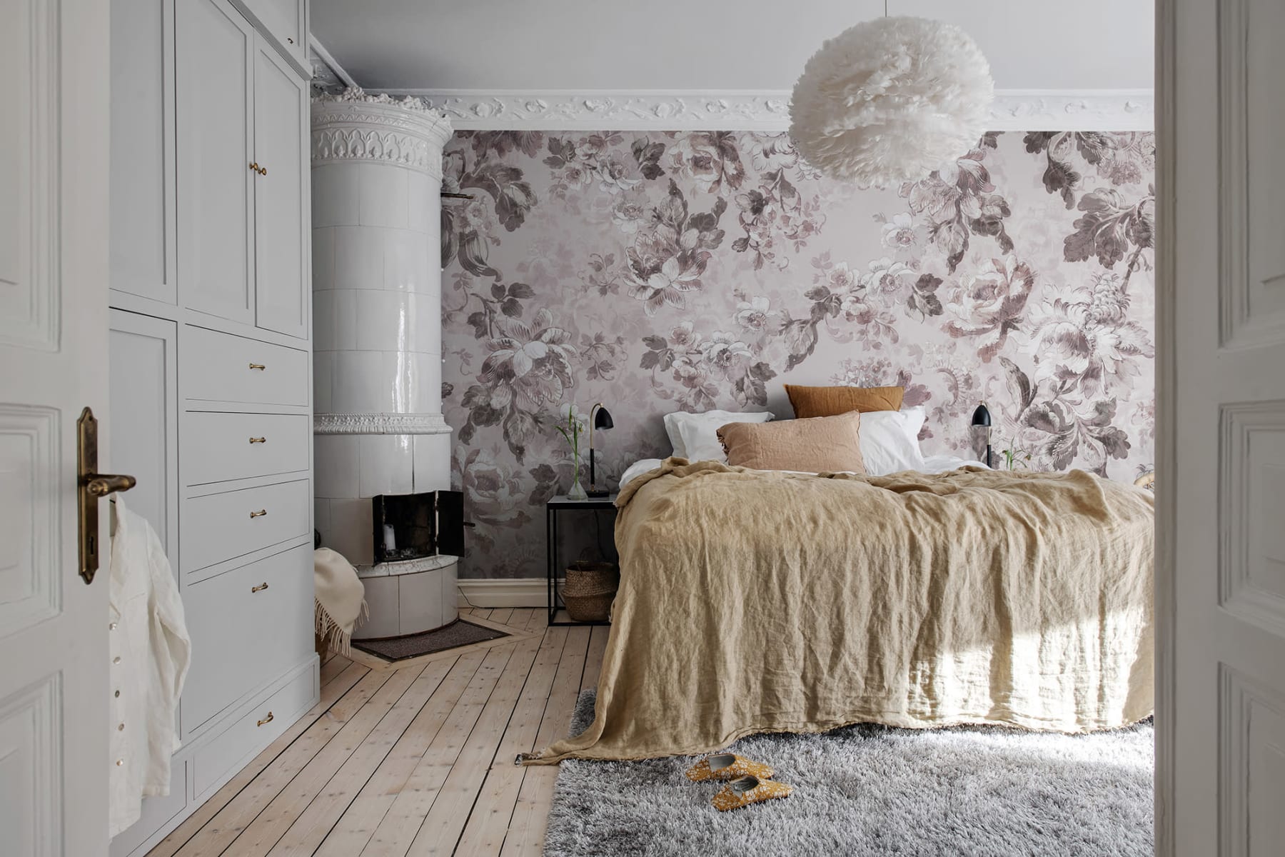 Tapet roses, pink, rebel walls 