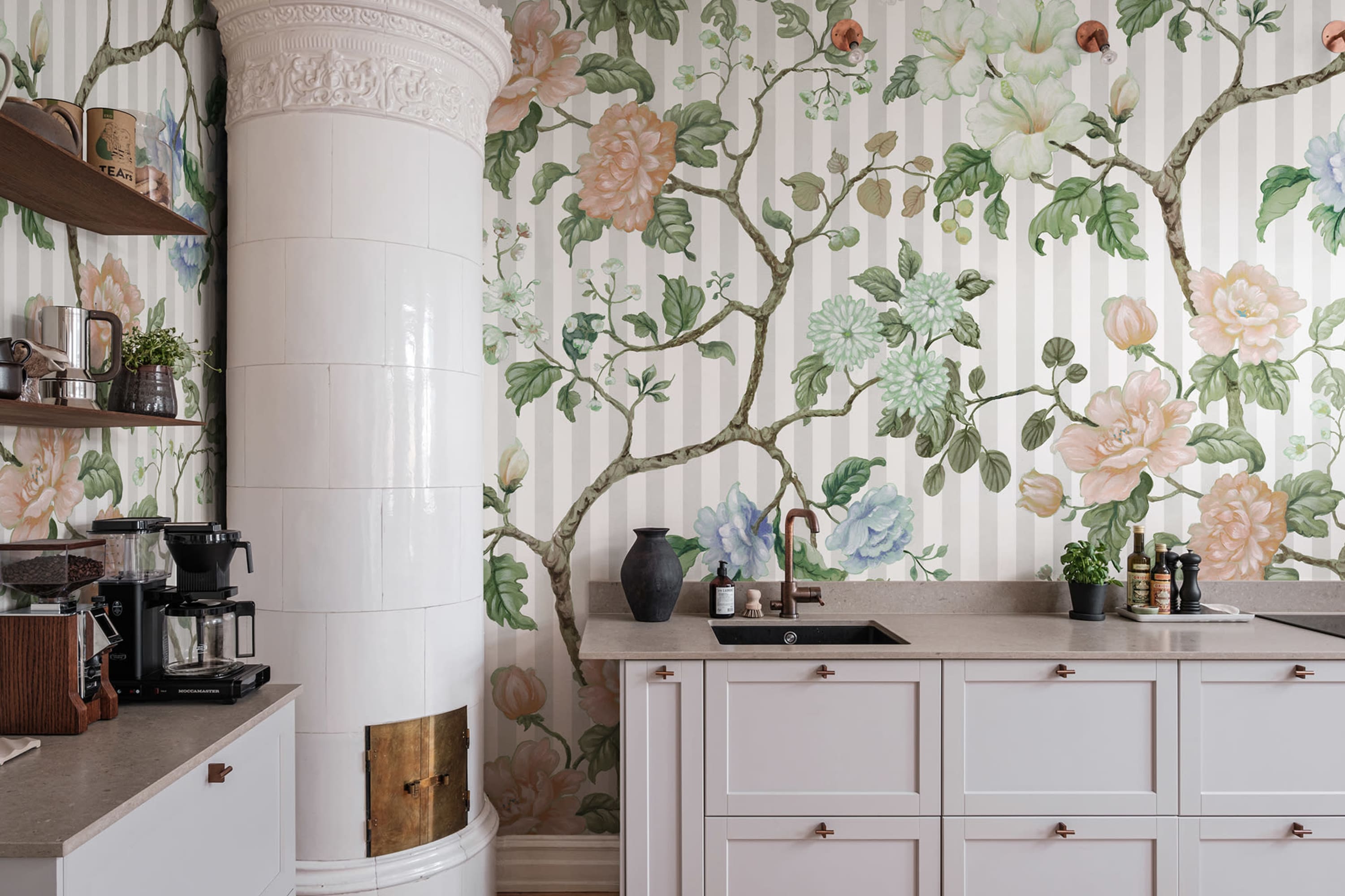 Tapet rose stripe, white, rebel walls 