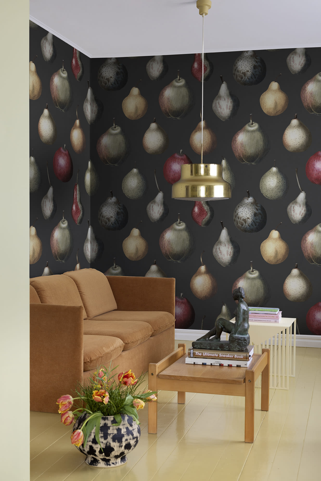 Tapet vintage pear, midnight, rebel walls