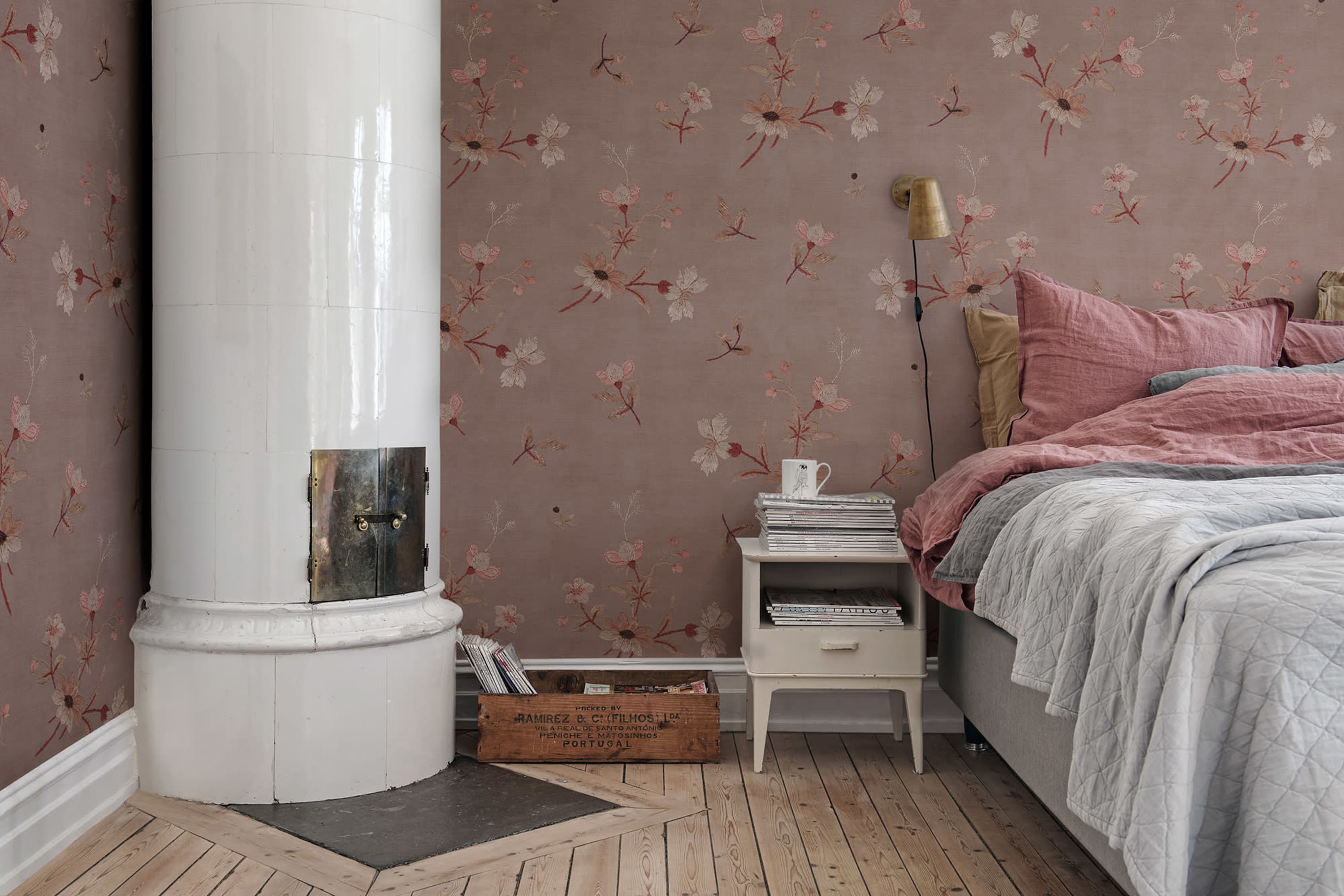 Tapet grandmother dress, pink, rebel walls 