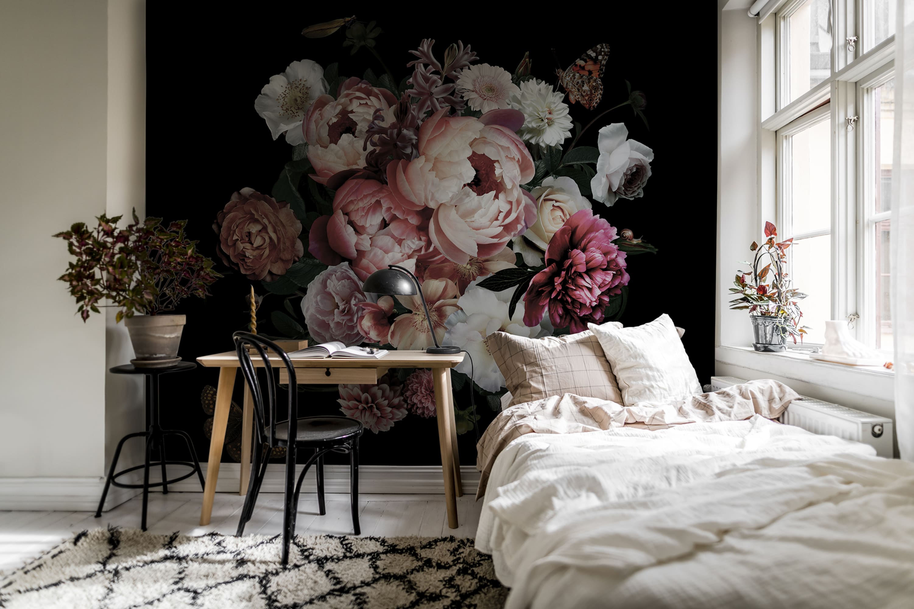 Fototapet Dark Bouquet, personalizat, Rebel Walls Bouquet