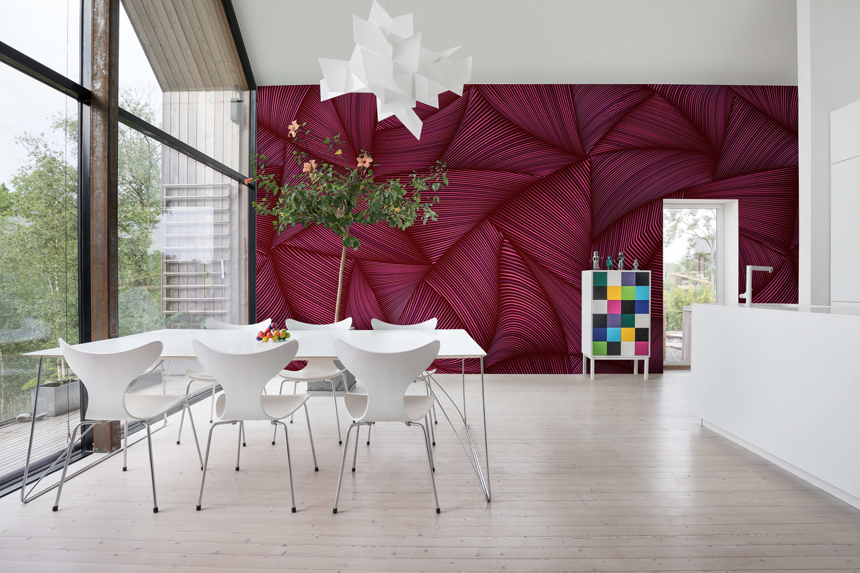 Tapet candy straps, raspberry, rebel walls 