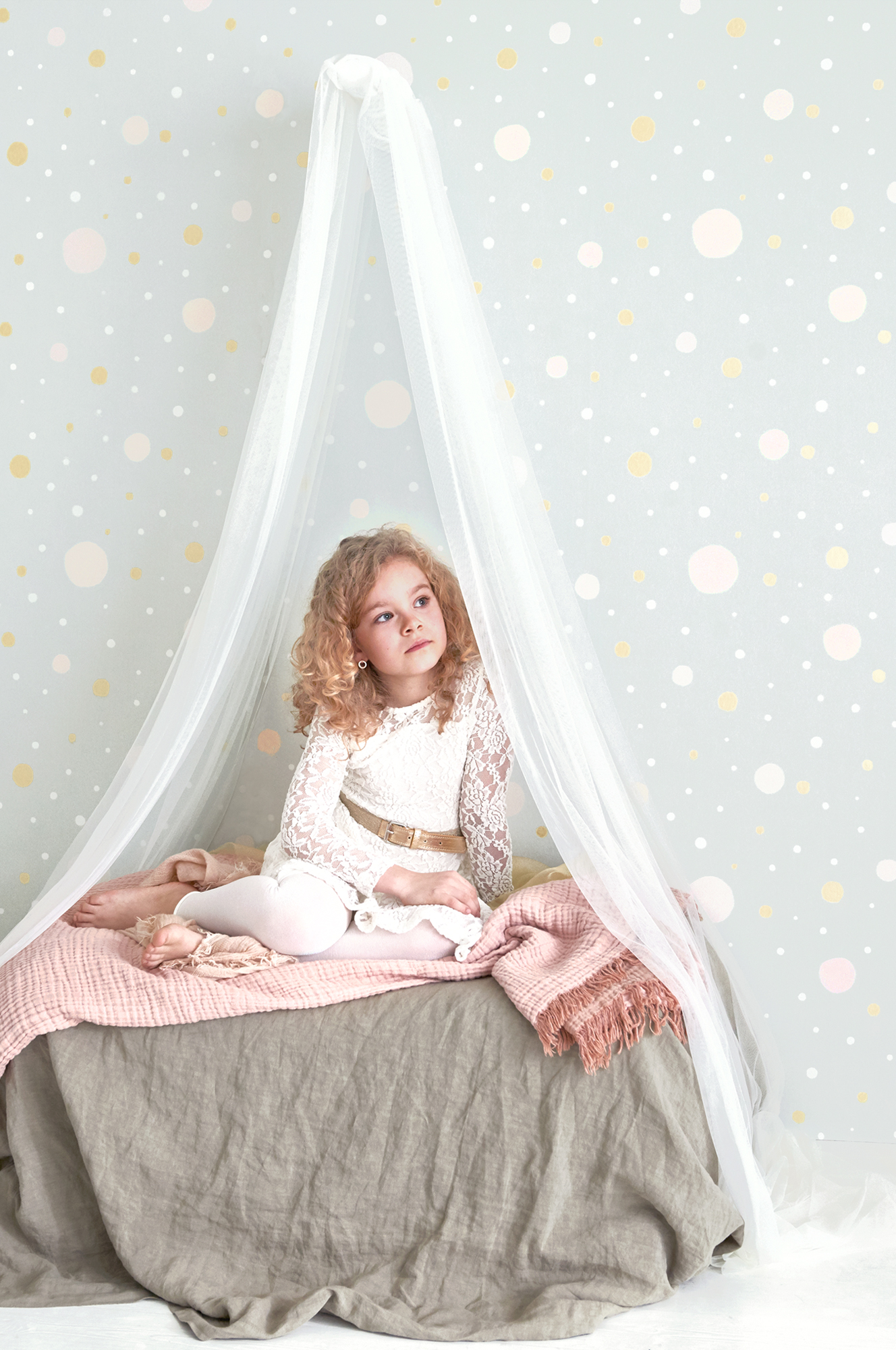 Tapet confetti, grey/gold, majvillan 