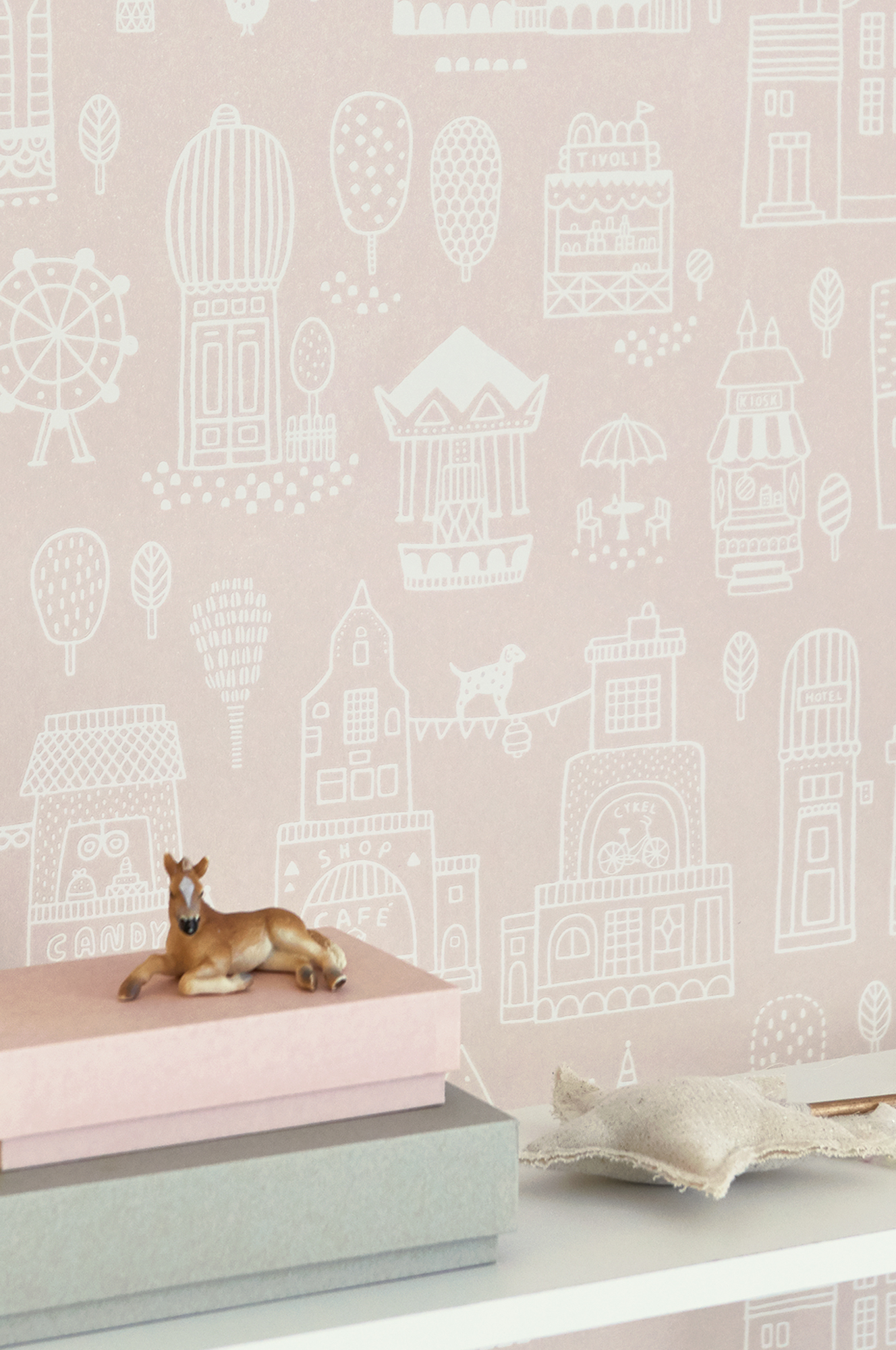 Tapet small town, dusty pink, majvillan 